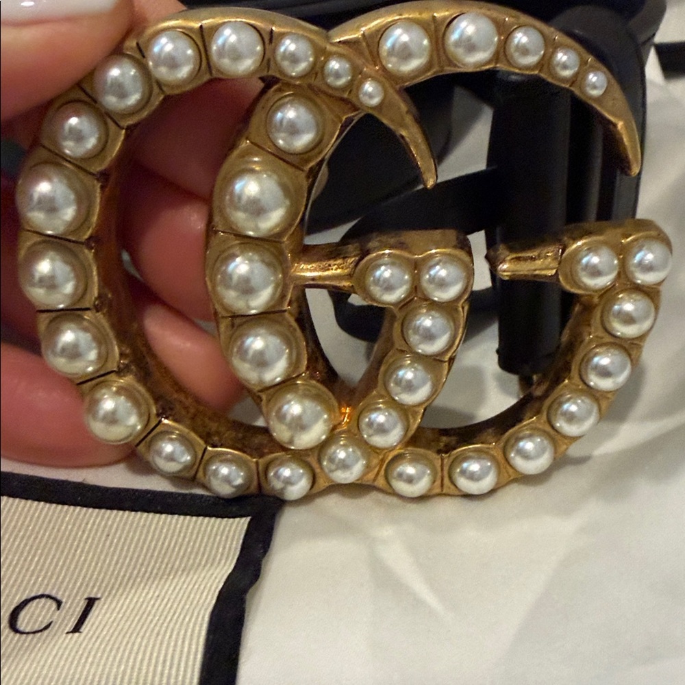 Gucci Black Leather Belt with Gold Pearl GG Buckle - Picture 2 of 4